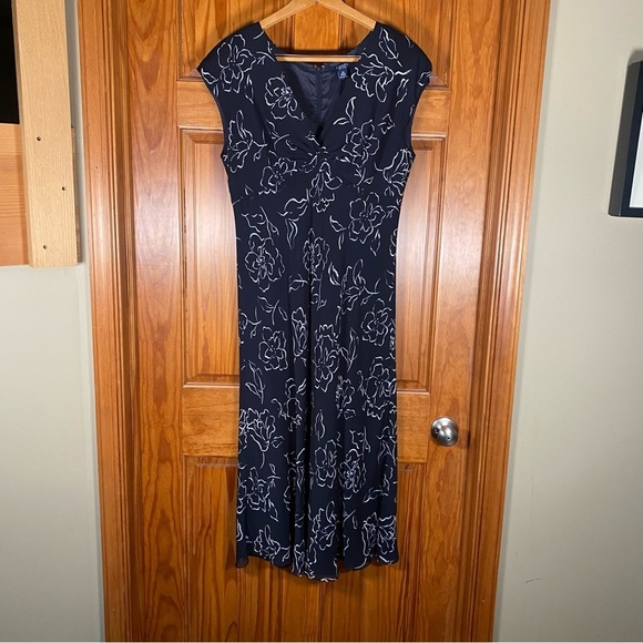 Chaps Fully Lined Midi Dress in Dark Navy with White Floral Pattern - Picture 1 of 6